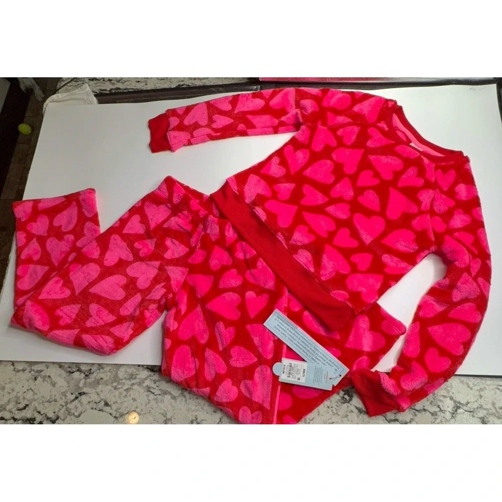 NEW two piece set girls size medium (8) Cat & Jack super soft pajama set.